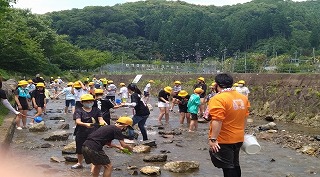5年林間川遊び２